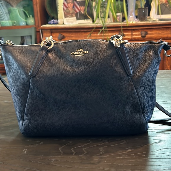 Coach Bag with Handles and Cross Body/Shoulder Strap. Silver Hardware - Picture 2 of 13